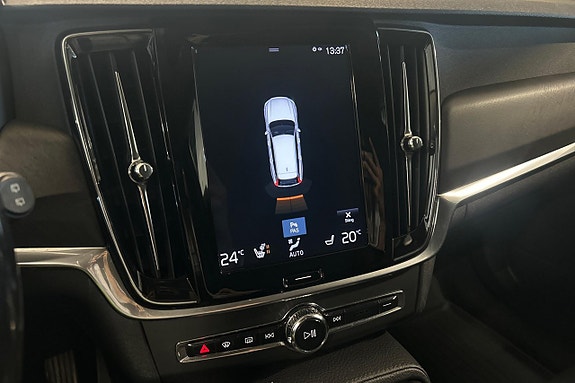 Volvo V90 Cross Country 20 of 26