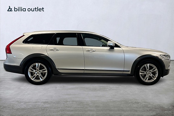 Volvo V90 Cross Country 5 of 26