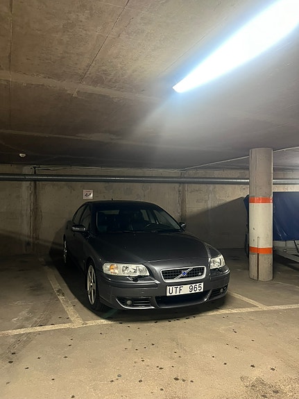 Volvo S60 2 of 3