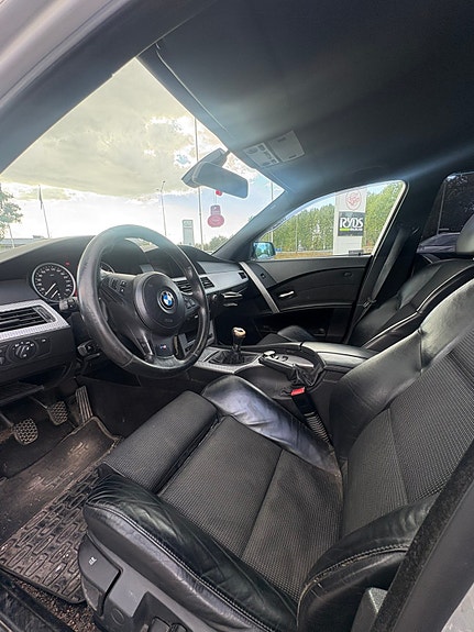 BMW 525i 5 of 5