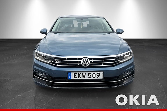 Volkswagen Passat 2 of 19