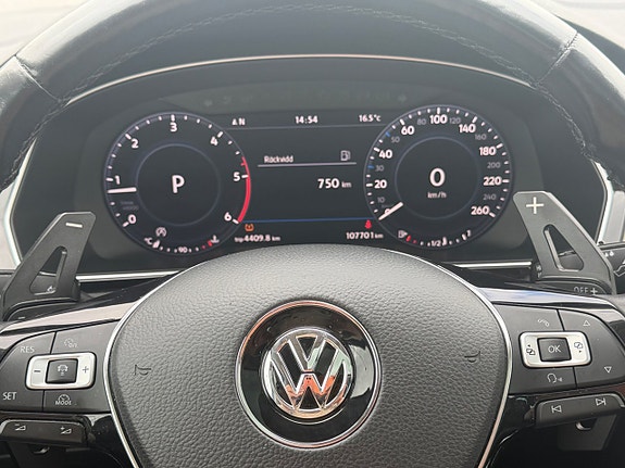 Volkswagen Passat 17 of 19