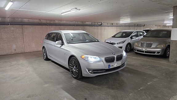 BMW 520d 3 of 7