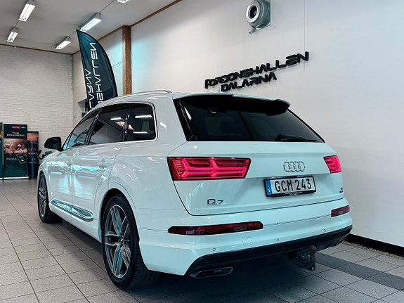 Audi Q7 6 of 29