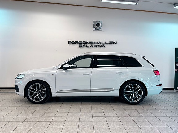 Audi Q7 4 of 29