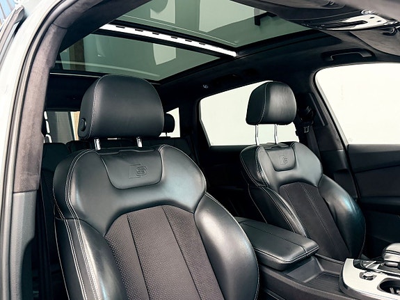 Audi Q7 8 of 29