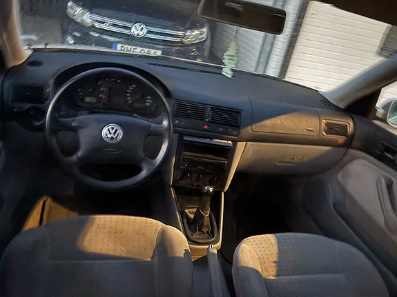 Volkswagen Golf IV 2 of 6