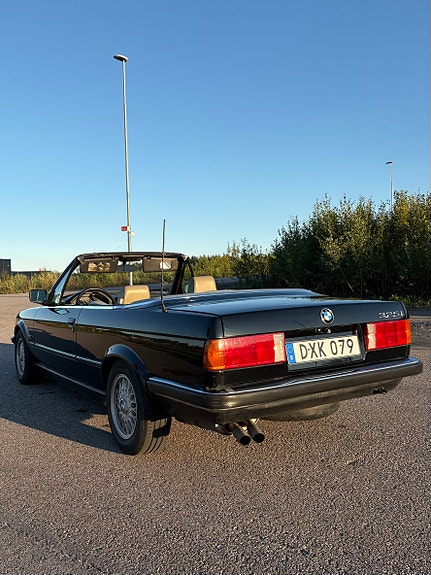 BMW 325i 3 of 21