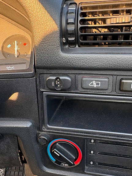 BMW 325i 10 of 21