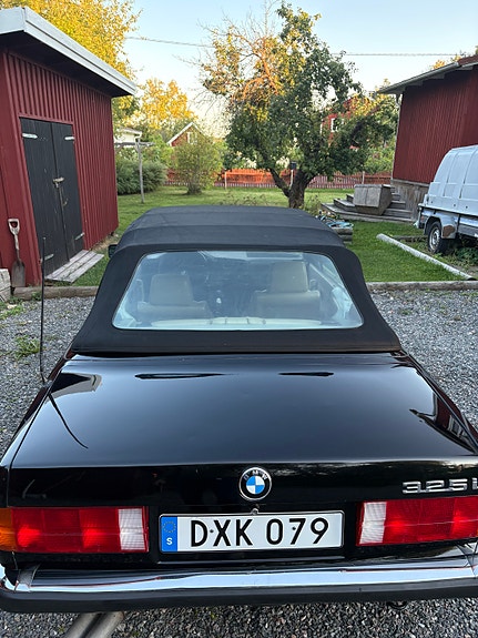 BMW 325i 17 of 21