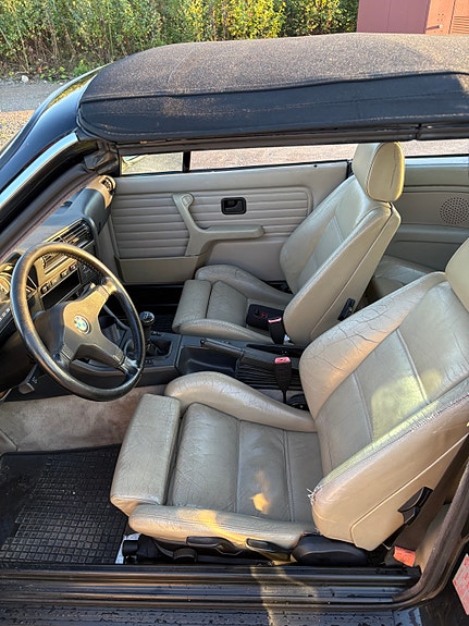 BMW 325i 14 of 21