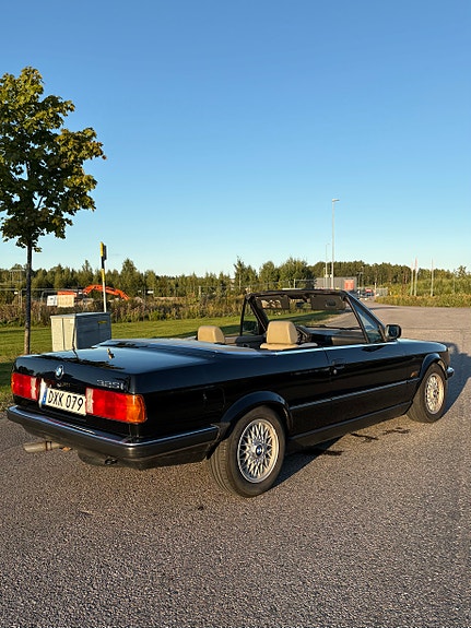 BMW 325i 4 of 21