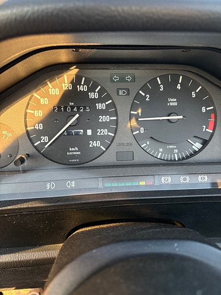 BMW 325i 11 of 21