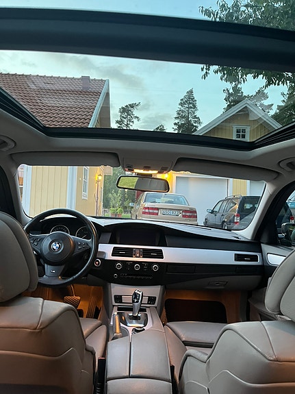 BMW 530xd 4 of 5