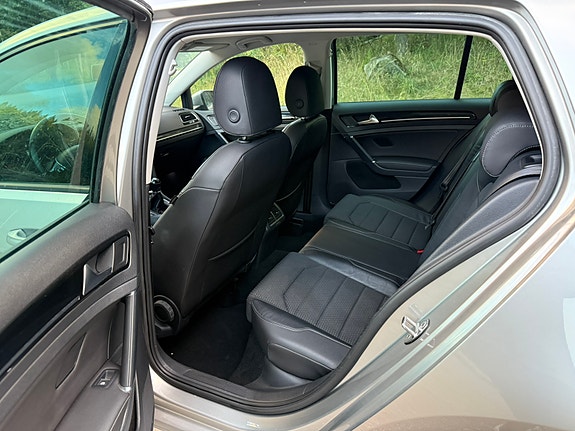 Volkswagen Golf VII 6 of 6