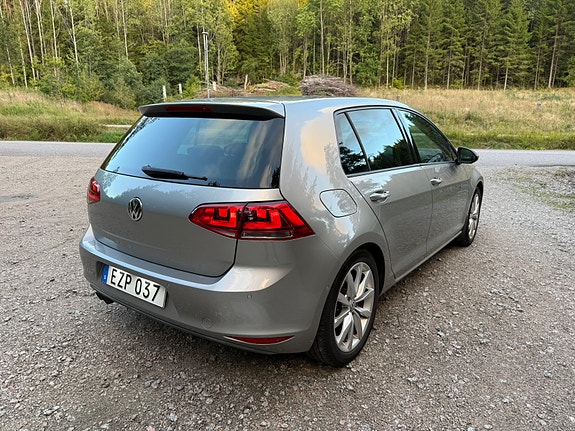 Volkswagen Golf VII 3 of 6