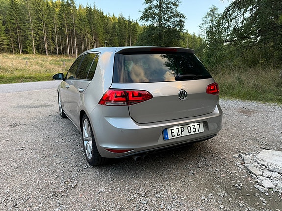 Volkswagen Golf VII 2 of 6