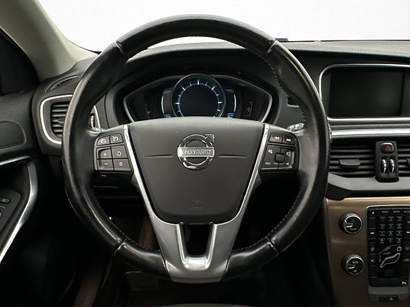 Volvo V40 Cross Country 12 of 27