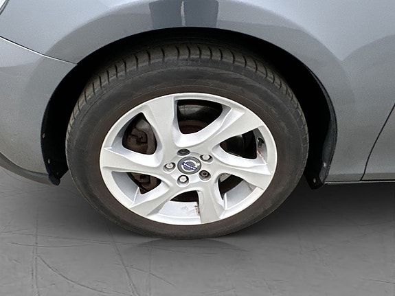 Volvo V40 Cross Country 24 of 27