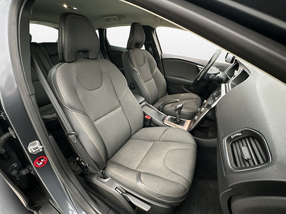 Volvo V40 Cross Country 20 of 27