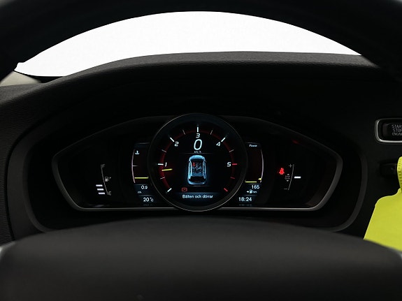 Volvo V40 Cross Country 14 of 27