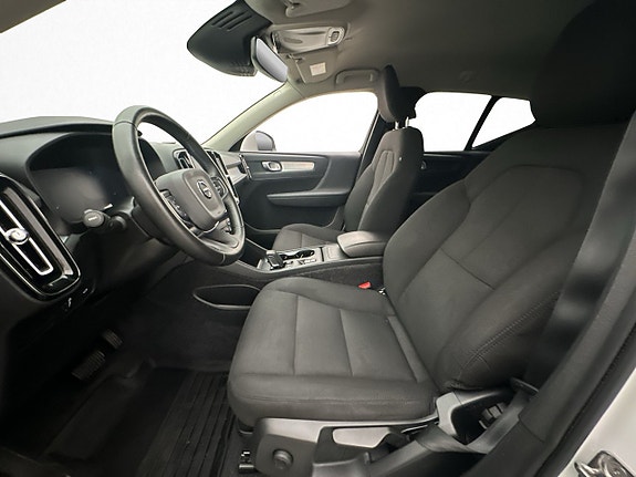 Volvo XC40 11 of 30