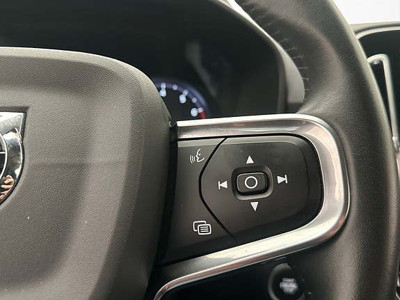 Volvo XC40 19 of 30
