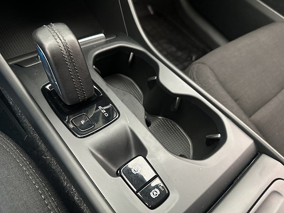 Volvo XC40 27 of 30
