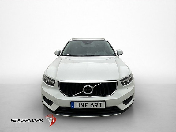 Volvo XC40 2 of 30