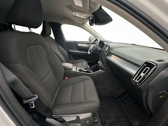 Volvo XC40 14 of 30