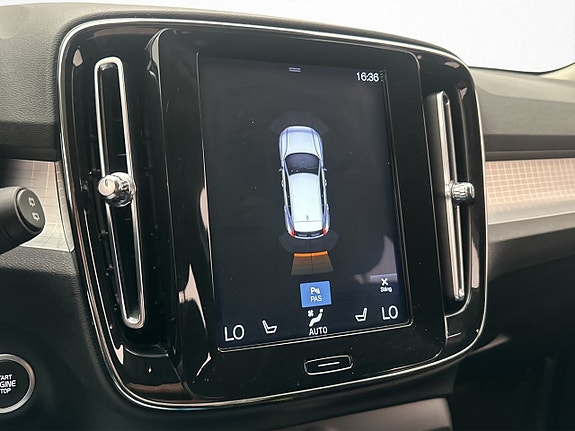 Volvo XC40 25 of 30