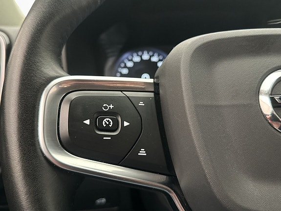 Volvo XC40 18 of 30