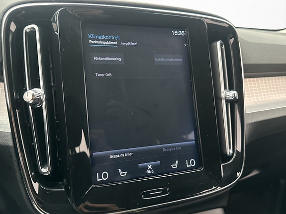 Volvo XC40 24 of 30