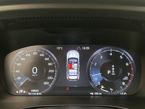 Volvo XC40 17 of 30
