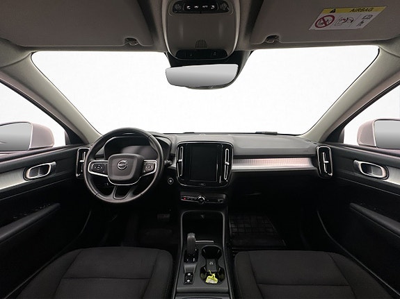 Volvo XC40 12 of 30