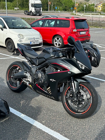 Honda CBR650R 3 of 3