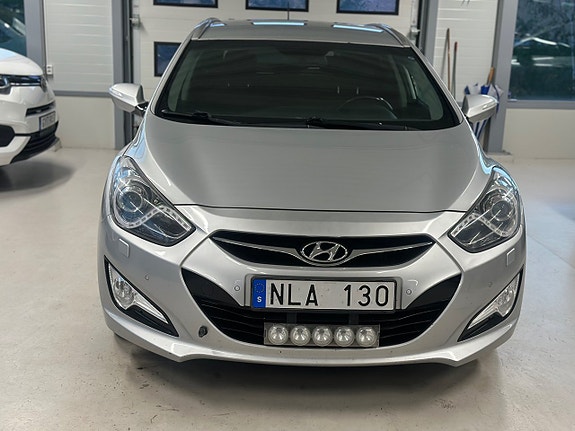 Hyundai i40 2 of 26