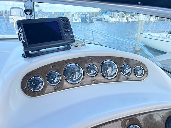Sea Ray Sundancer 260 -99 | Mercruiser 7.4 MPI | Nytt kapell 6 of 7