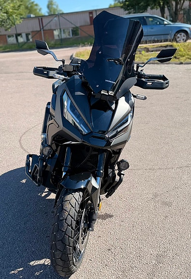 Honda ADV750 5 of 10