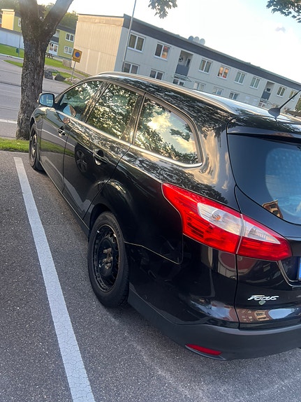 Ford Focus 3 of 6