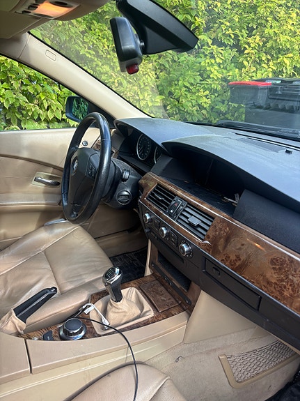 BMW 530i 6 of 8