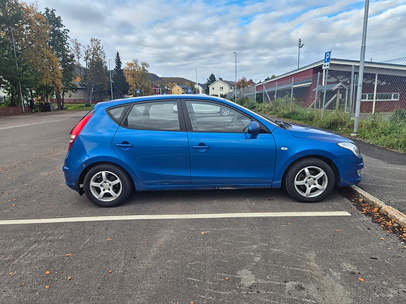 Hyundai i30 3 of 7