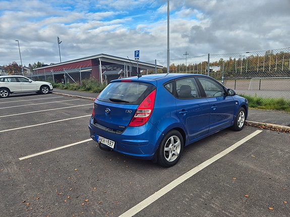 Hyundai i30 2 of 7