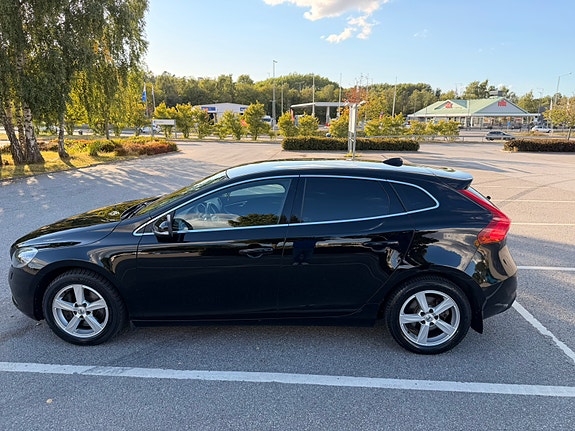 Volvo V40 7 of 22