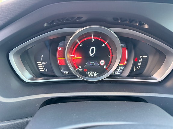 Volvo V40 17 of 22