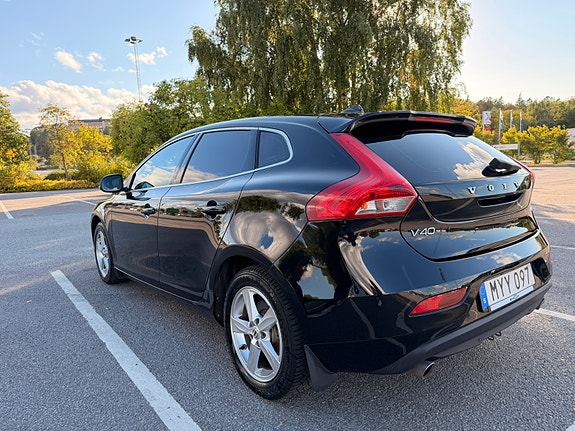 Volvo V40 5 of 22