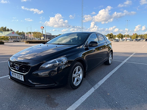 Volvo V40 4 of 22