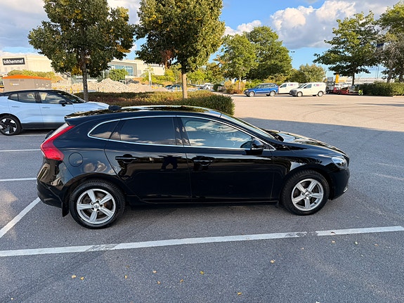 Volvo V40 8 of 22