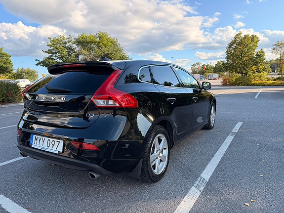 Volvo V40 6 of 22