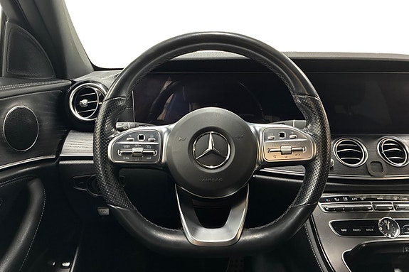 Mercedes-Benz E200 16 of 30
